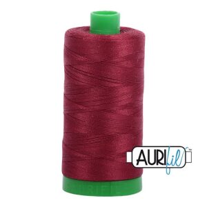 Aurifil 40wt 2460 Mørk Carmine Rød