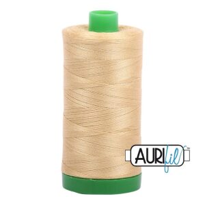 Aurifil 40wt 2915 Veldig lys Brass