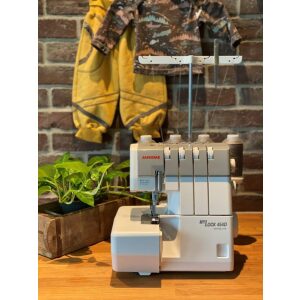 Janome MyLock 454D