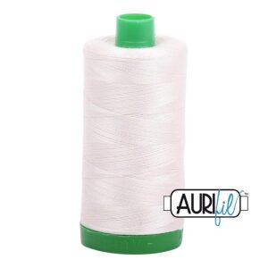 Aurifil 40wt 2309 Sølv Hvit