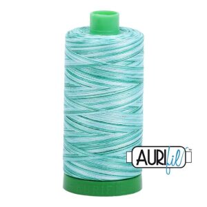 Aurifil 40wt 4662, Myntekrem.