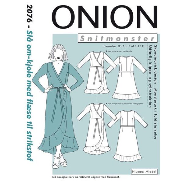 Onion 2076 Slå-om kjole med flæse til strikstof